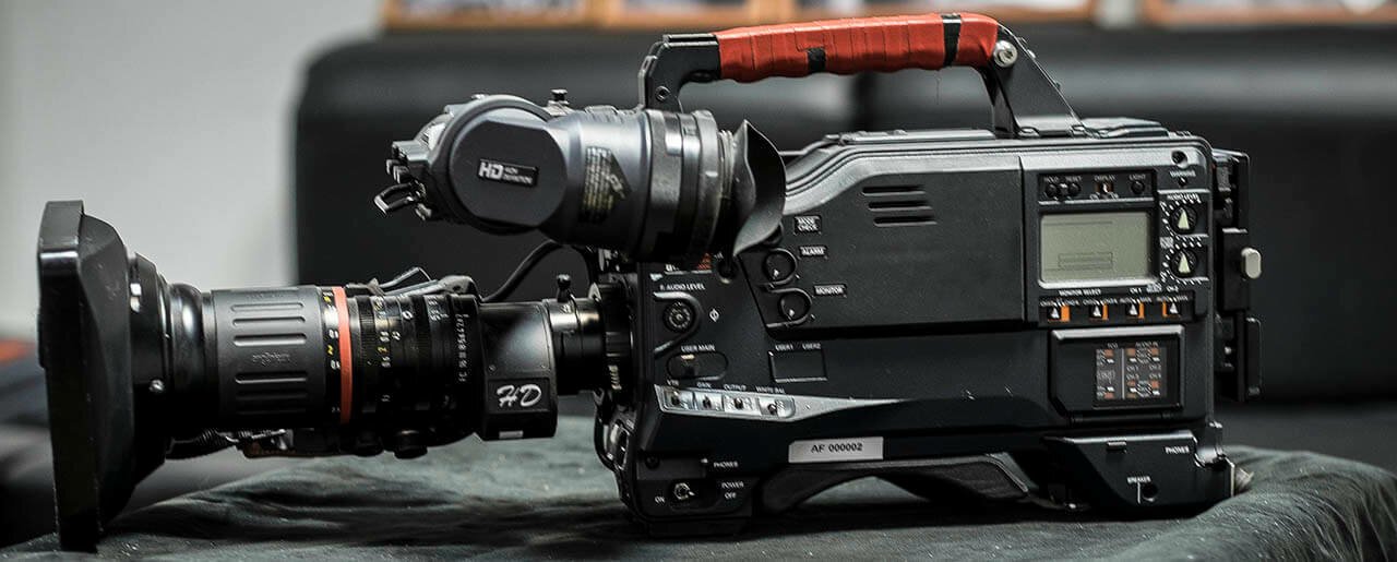 Профессиональные видеокамеры с максимальным разрешением съемки 2400x1350 в Махачкале